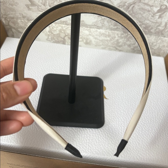 Louis Vuitton Headband HandMade with Authentic LV Ribbon - Picture 3 of 5